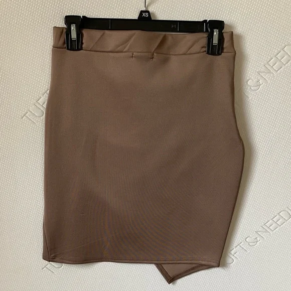 Boohoo ruched miniskirt - Picture 3 of 3